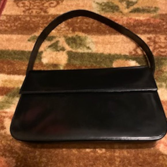 Classy Rectangular BCBG MaxAzaria Bag - Picture 3 of 8
